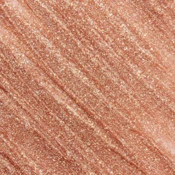 Adopt Glittery Lip Gloss With A Wow Effect!