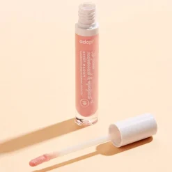 Adopt Glittery Lip Gloss With A Wow Effect!